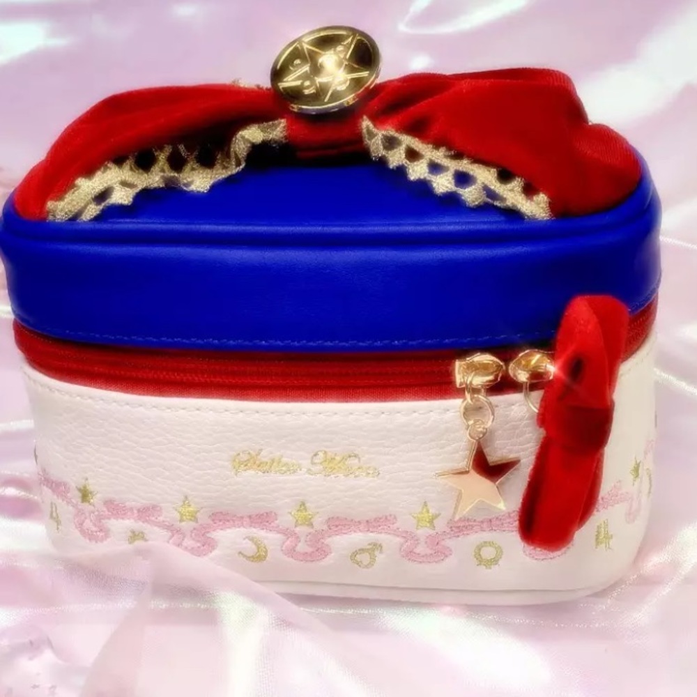Sailor Moon 🌙 Cosmetic bag🎄🎁 🎅🏼Xmas Now!!!